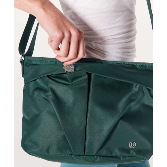 Lululemon Teal City Adventurer Shoulder Bag *7L - Picture 2 of 11